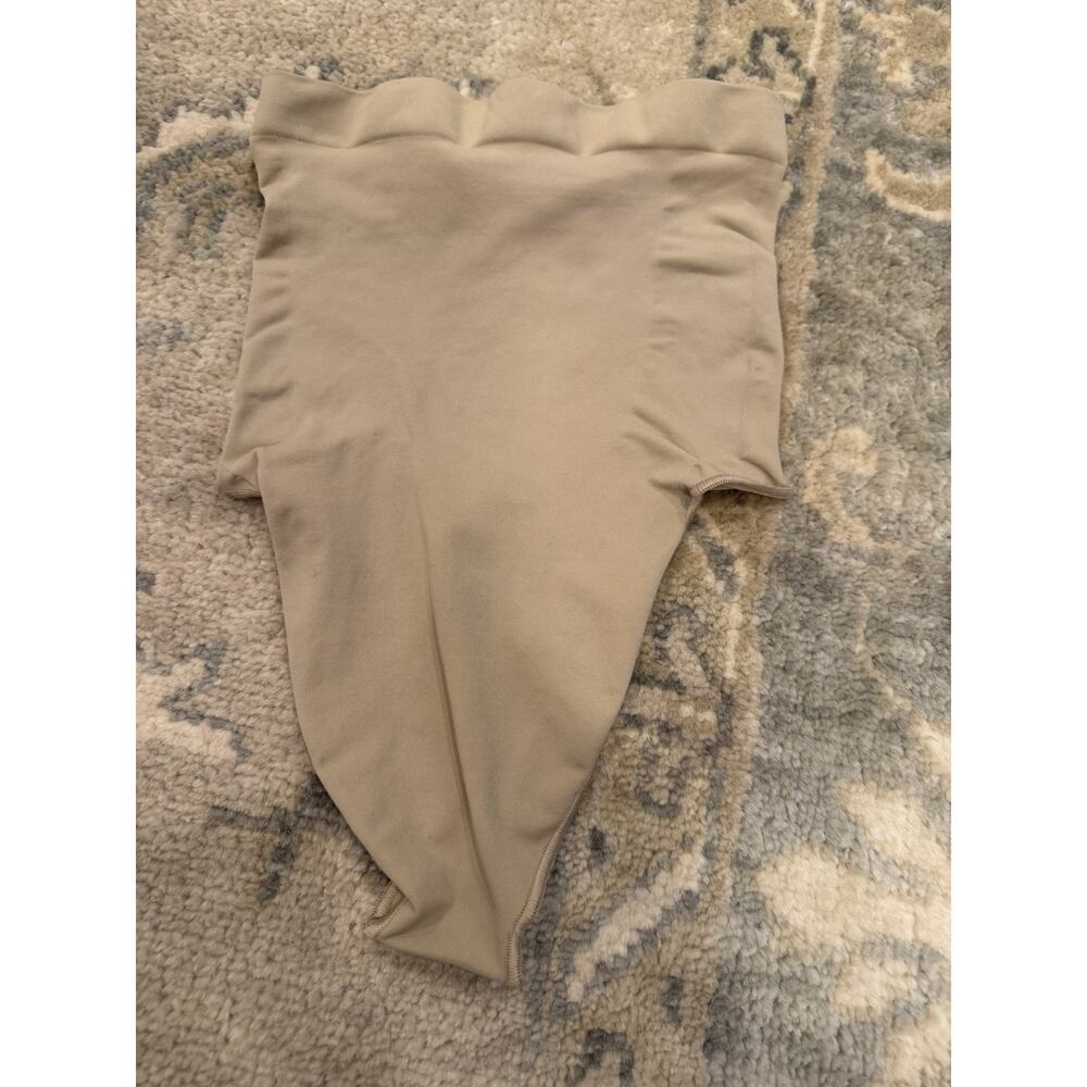 Skims High Waisted Thong Nude Sz M NEW